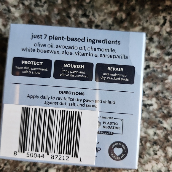 Finn Paw Hero | Natural Revitalizing Dog Paw Balm | Protect, Nourish & Repair - Picture 2 of 3